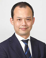 支店長 兼 部長 小林 一成